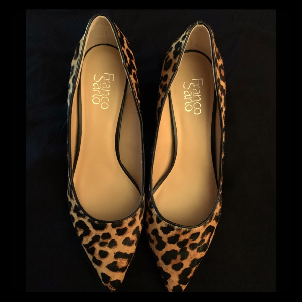 Leopard pointy flats
